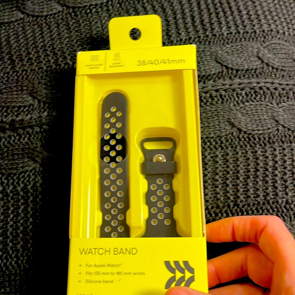 NIB NWT All in Motion Apple Watchfits 135-180mm  sport band Unisex black /gray